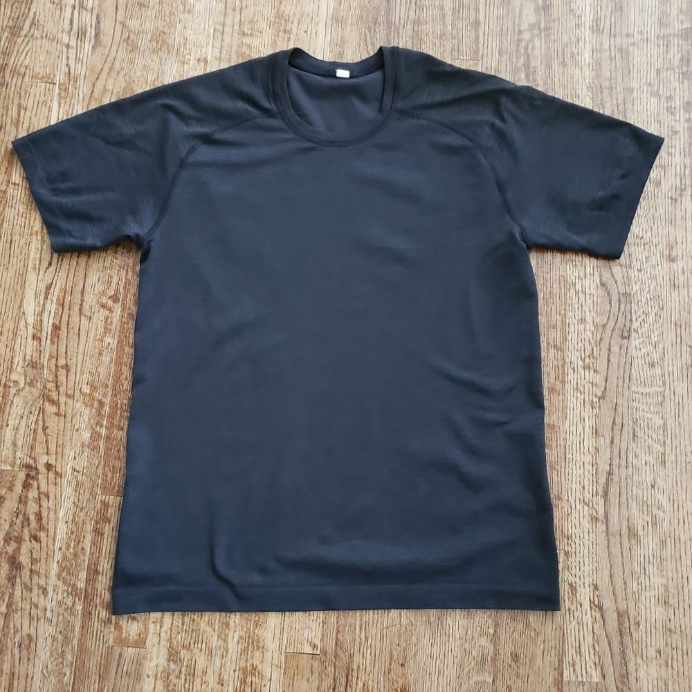 Lululemon Metal Vent Short Sleeve